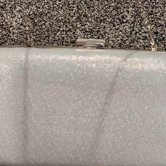 $5 Item! Silver Rhinestone Evening Bag Damaged - Picture 5 of 13